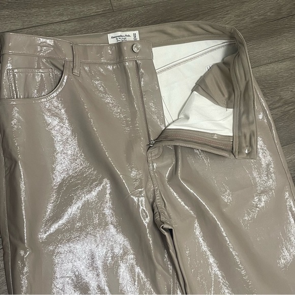 Abercrombie and Fitch 90s Straight Ultra High Rise Faux Leather Pant Sz 33 NWT - Picture 8 of 10